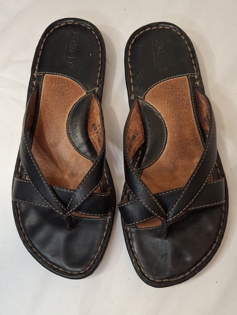 Born Women's Brown Leather Slide Thong Strapped Sandals - Classic Casual